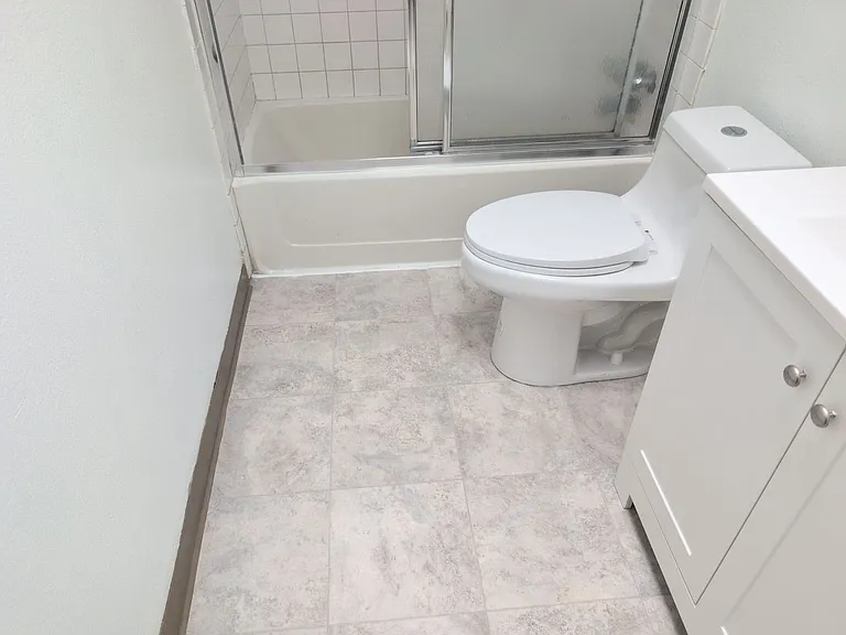 2305 Woolner Ave — Photo 11