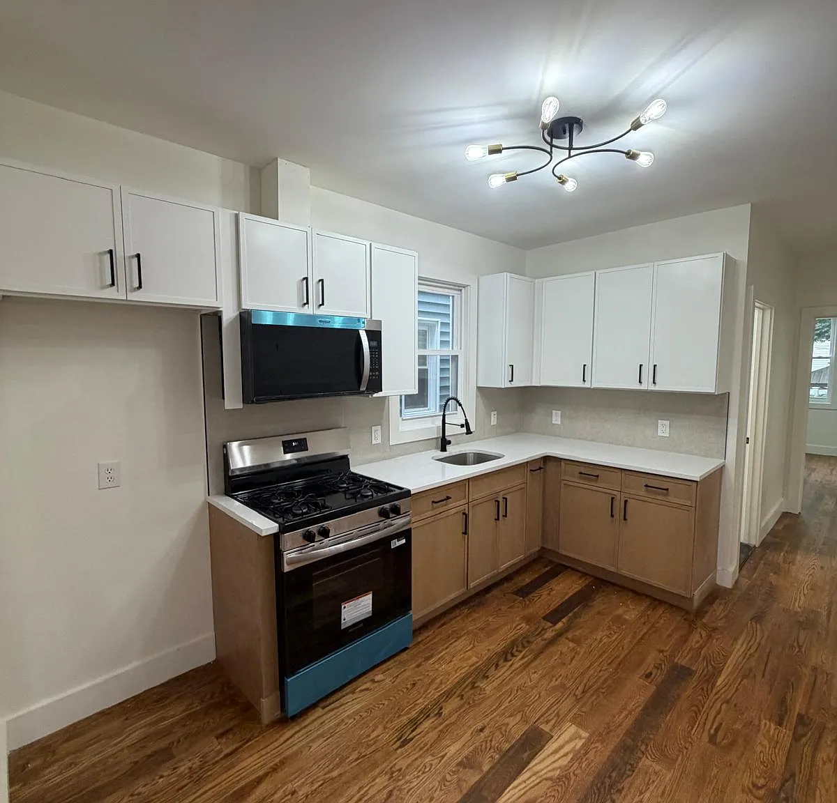3 bed, $2,450 — Photo 1