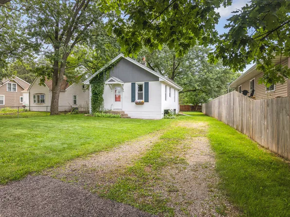 7618 Borodell St, Machesney Park, IL 61115