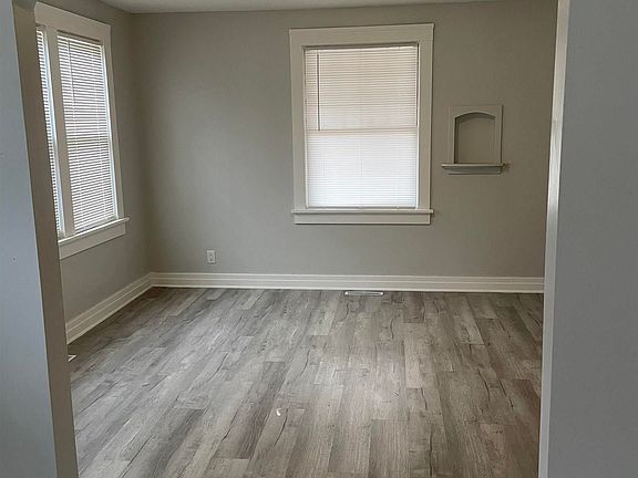 3rd image of 809 Bertrand St