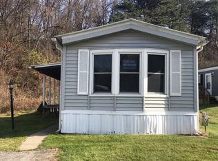 214 Valley View Dr, Oakdale, PA 15071