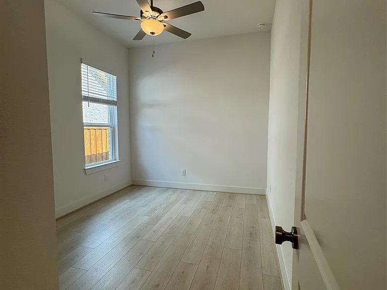 7129 Carriage Light Dr — Photo 9