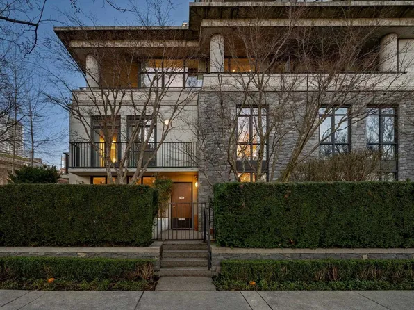 595 Beach Cres, Vancouver, BC V6Z 3E4