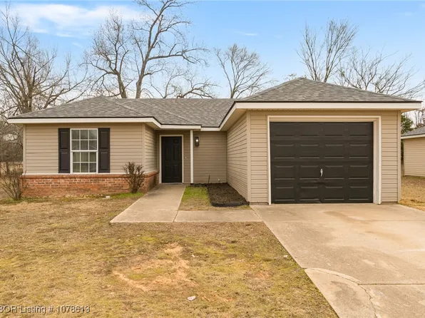 4210 Oak Park Cir, Fort Smith, AR 72904