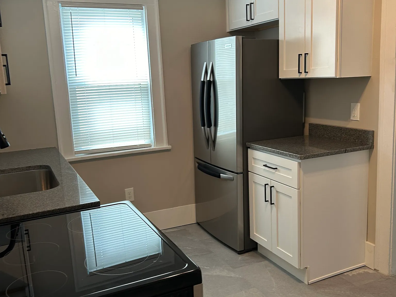 2 bed, 1100 sqft, $1,600 — Photo 3