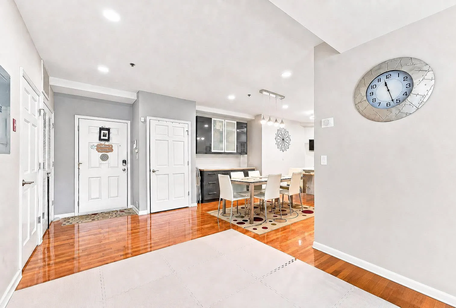 2 bed, 2.0 bath, 1259 sqft, $6,100 — Photo 4