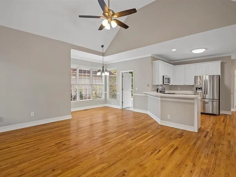 4735 Dartmoor Ln — Photo 7
