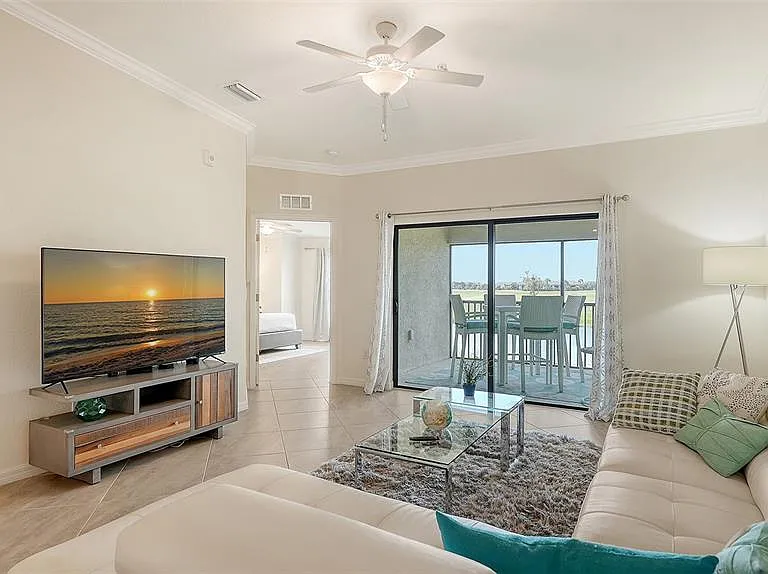 5710 Palmer Cir #201 — Photo 9