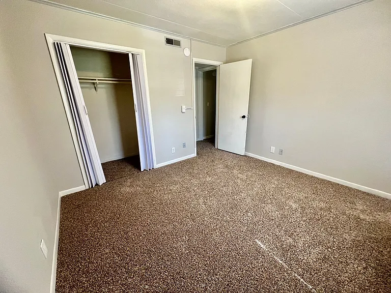 1200 Craigmont Dr — Photo 12
