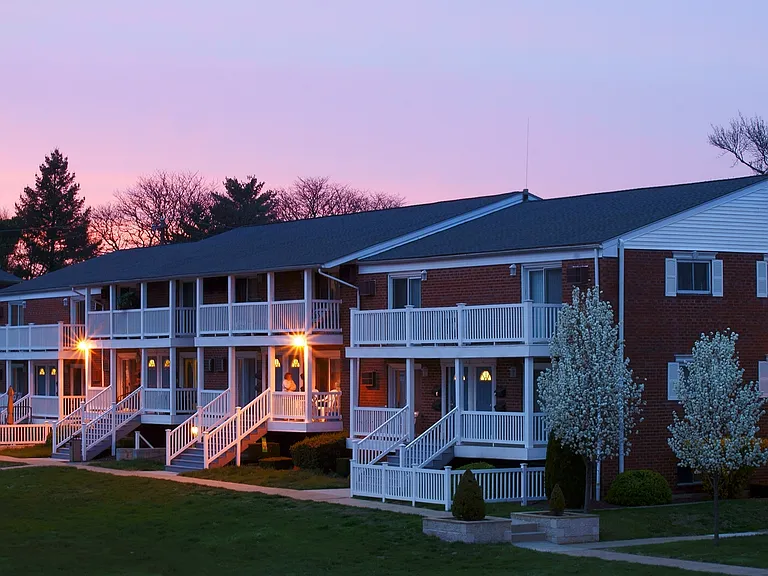 Brittany Springs Apartments — Photo 13