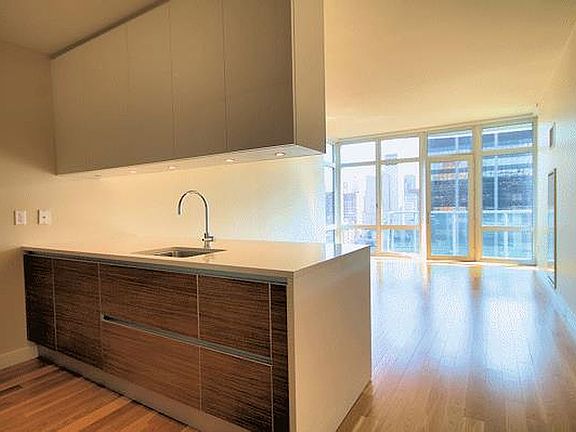 3rd image of 555 W 59th St APT 22E