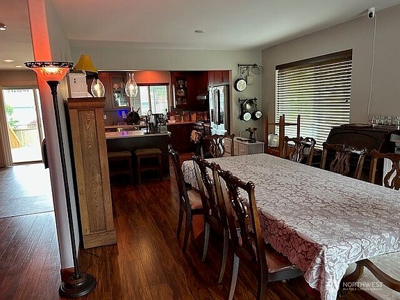 2nd image of 120 Antonie Avenue N