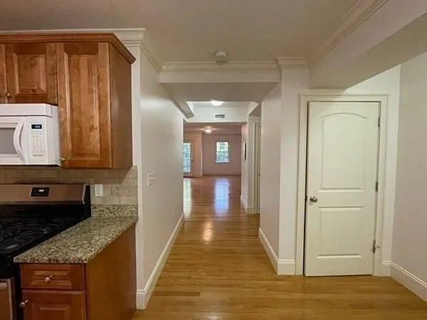 255 Winter St — Photo 4