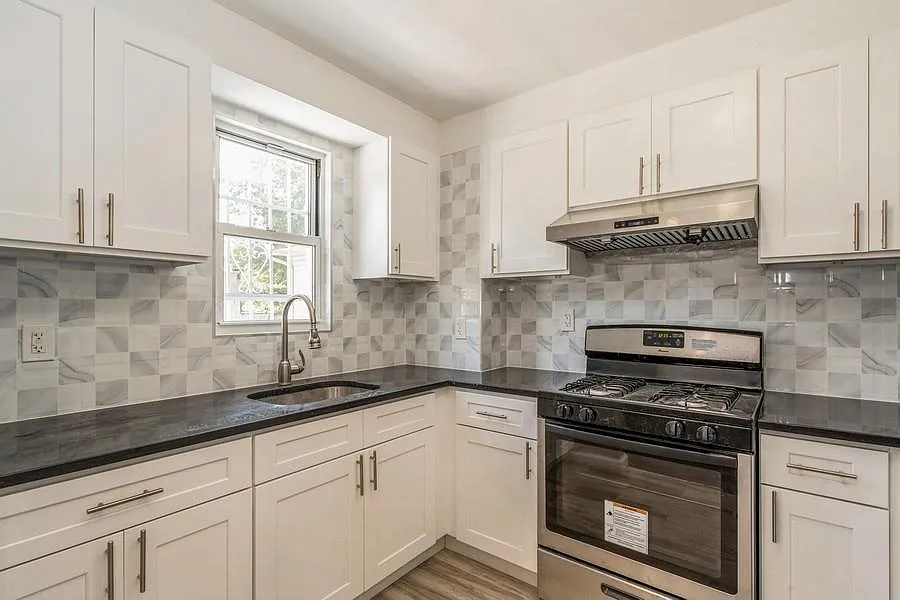 76 Storms Ave — Photo 2