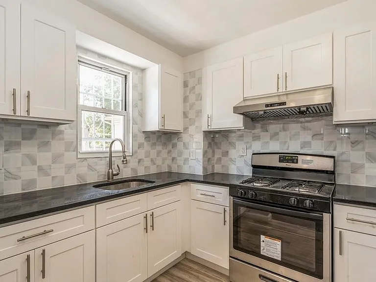 76 Storms Ave #2 — Photo 2