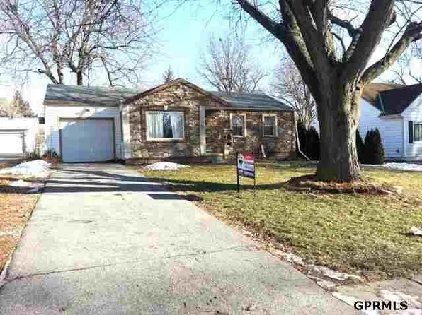 1025 N 77th St, Omaha, NE 68114