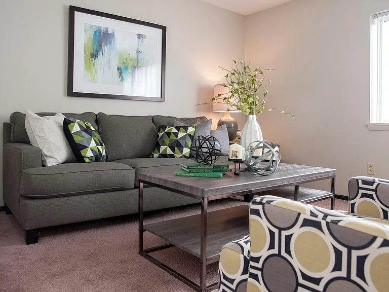 Hamline Pointe Apartments — Photo 27