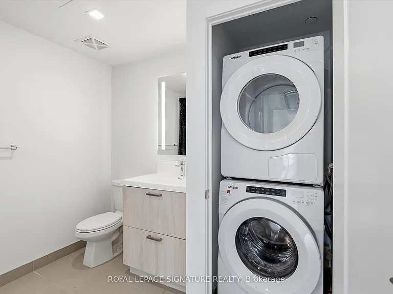 50 McCaul St #917 — Photo 20