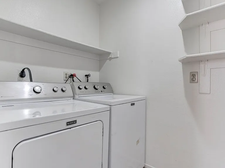 4269 Stewart Ave — Photo 15
