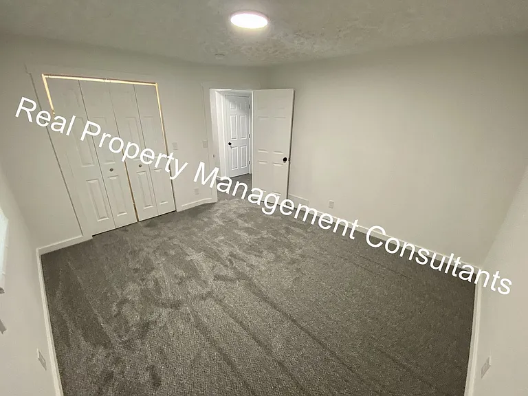 1001 Twin Oaks Ter — Photo 26
