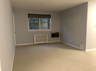 6905 210th St #B, Oakland Gardens, NY 11364