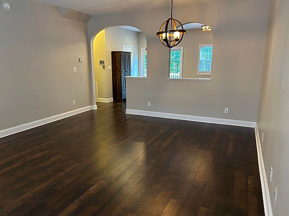 2nd image of 10 Rowse Dr
