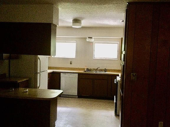 4th image of 296 NE Baxter Ln