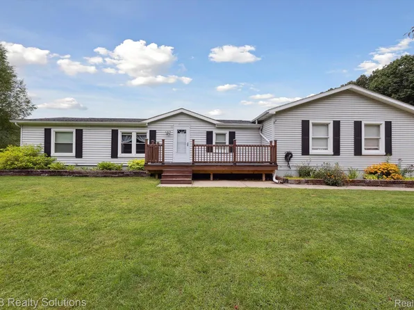 1225 Indian Rd, Lapeer, MI 48446