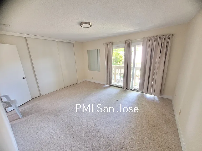 1260 Crescent Ter — Photo 8