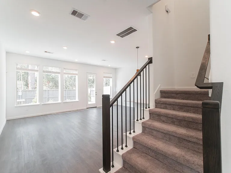 670 Royal Arch Dr — Photo 6