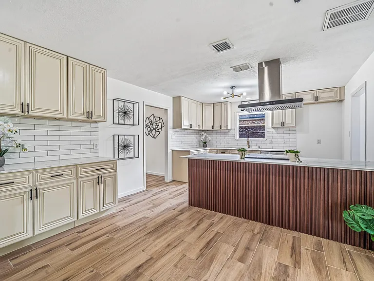 10622 Inwood Dr — Photo 15
