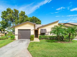 17 Ridgepointe Dr #A, Boynton Beach, FL 33435