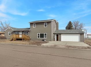 204 3rd St NE, Sidney, MT 59270