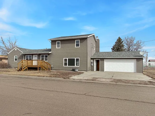 204 3rd St NE, Sidney, MT 59270