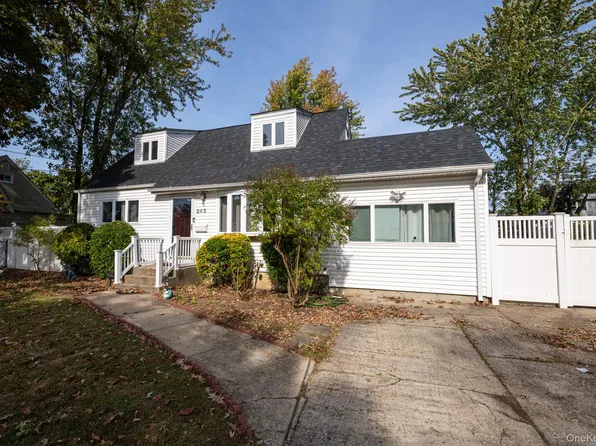 245 Ackerman Street, Central Islip, NY 11722