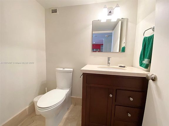 3rd image of 1865 Brickell Ave APT A1704