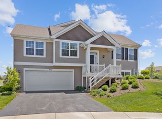 1651 Ruby Dr, Pingree Grove, IL 60140