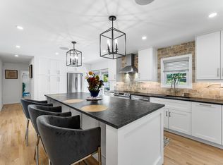 32 Lakewood Dr, Madison, CT 06443