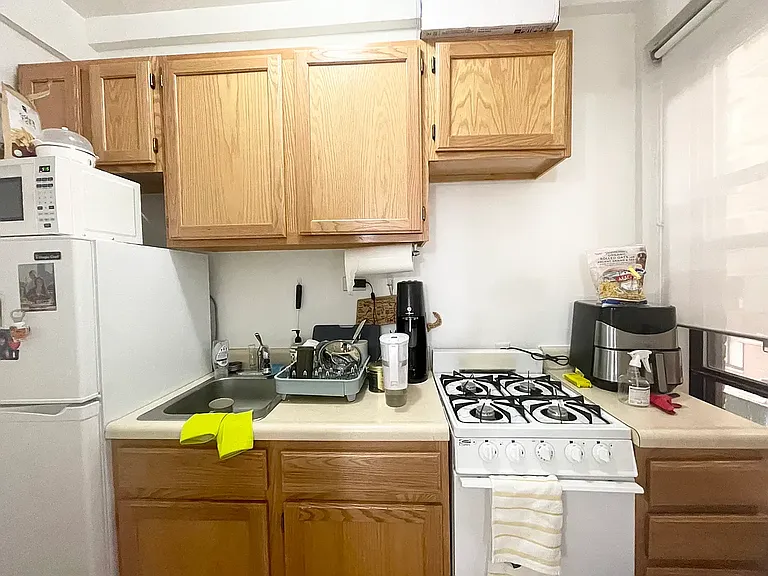 121 E 31st St #9-G — Photo 4