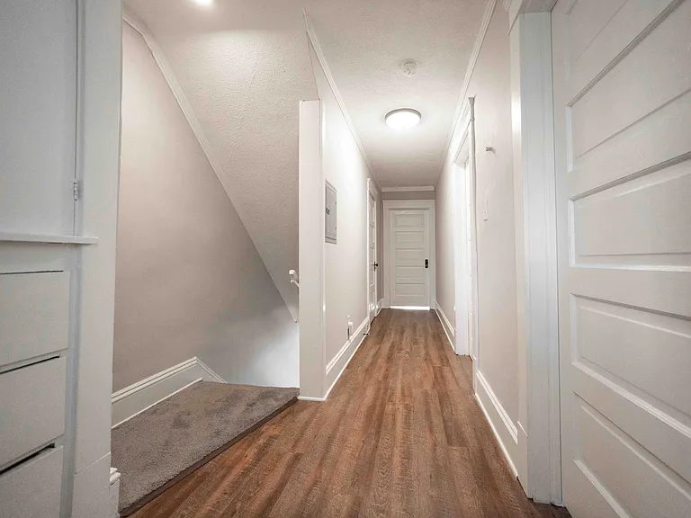 1376 Gladys Ave #1376 — Photo 11