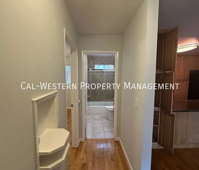 250 Palo Alto Ave #1 — Photo 18