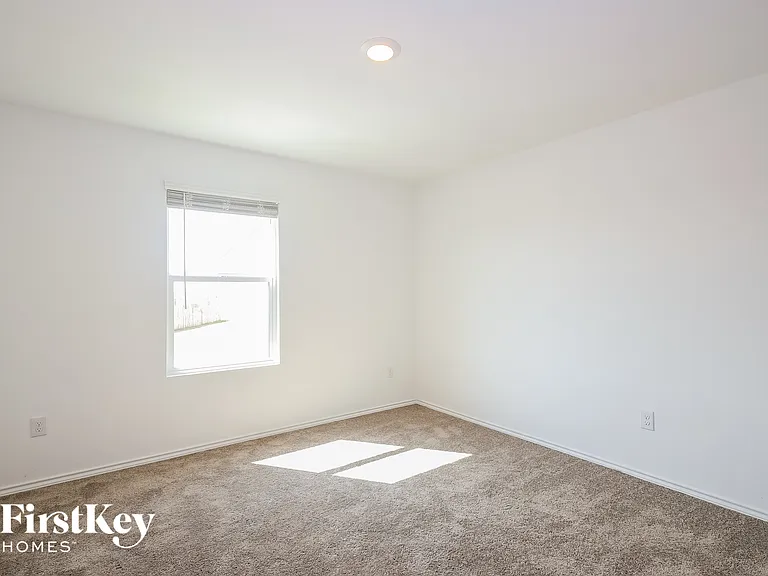6611 Scarecrow Way — Photo 10