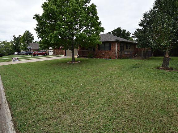 4th image of 1331 Aspen Ln