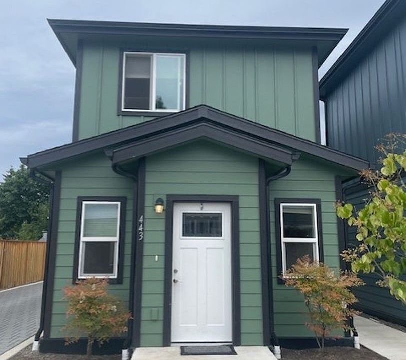 1st image of 443 S 43rd St