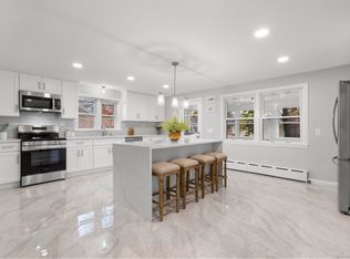 72 Park Ln, Trumbull, CT 06611