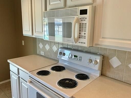 1st image of 704 Chelsea Dr