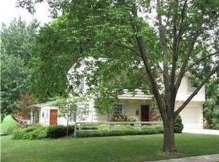 5353 Mission Woods Rd, Mission Woods, KS 66205