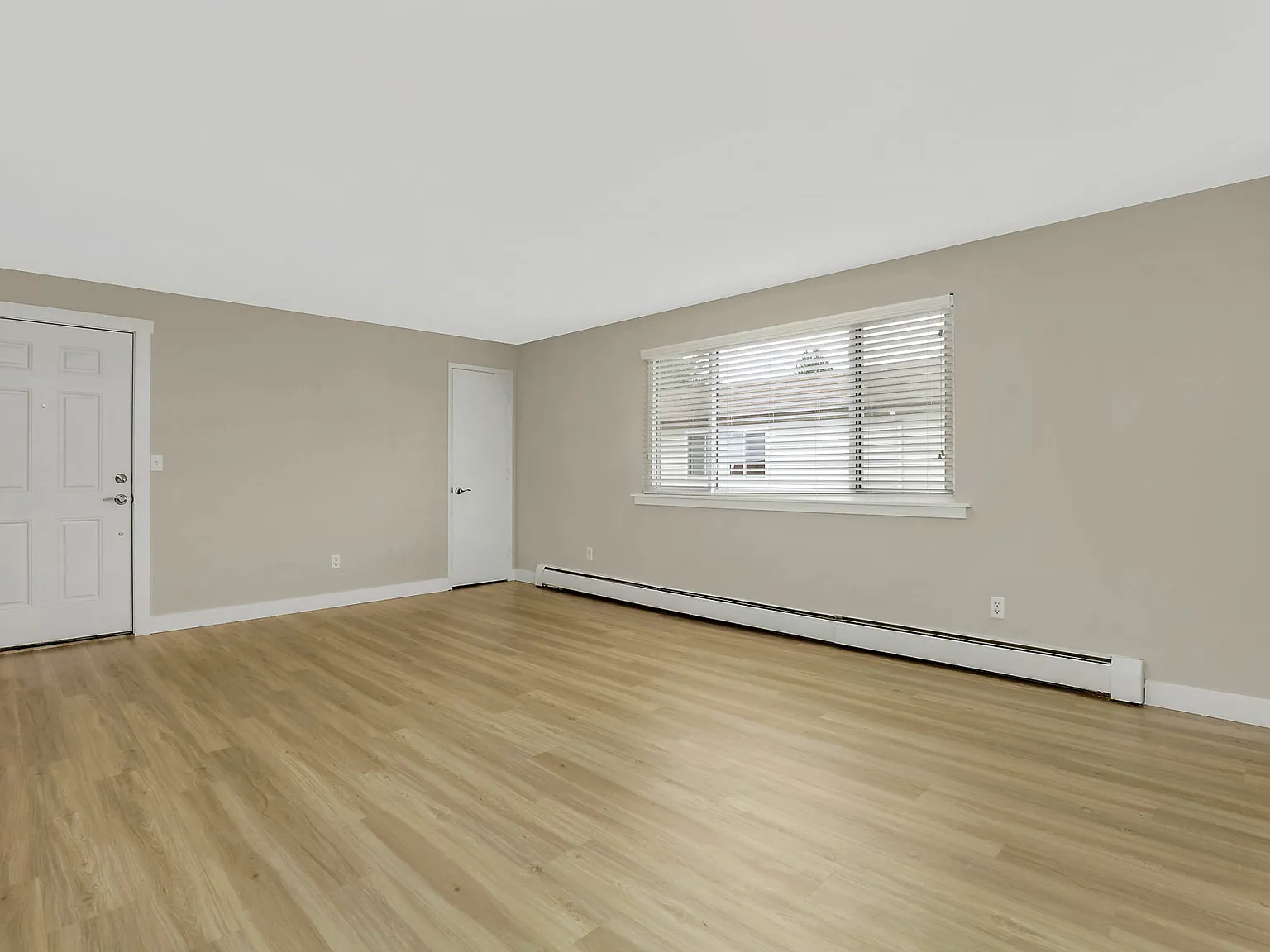 2 bed, 850 sqft, $2,395 — Photo 4