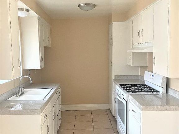4th image of 550 Silverwood Ave APT A