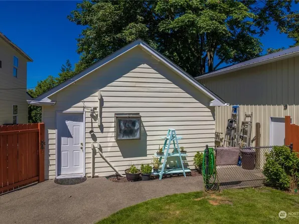 1308 15th Ave #B, Milton, WA 98354